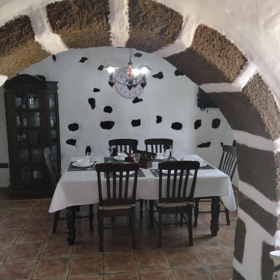 Lanzarote Casa Volcanica-Anclada Sobre La Lava Del Volcan Montana Blanca Εξωτερικό φωτογραφία