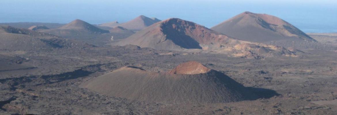 Lanzarote Casa Volcanica-Anclada Sobre La Lava Del Volcan Montana Blanca Εξωτερικό φωτογραφία